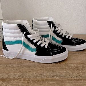 vans high top woman’s shoes